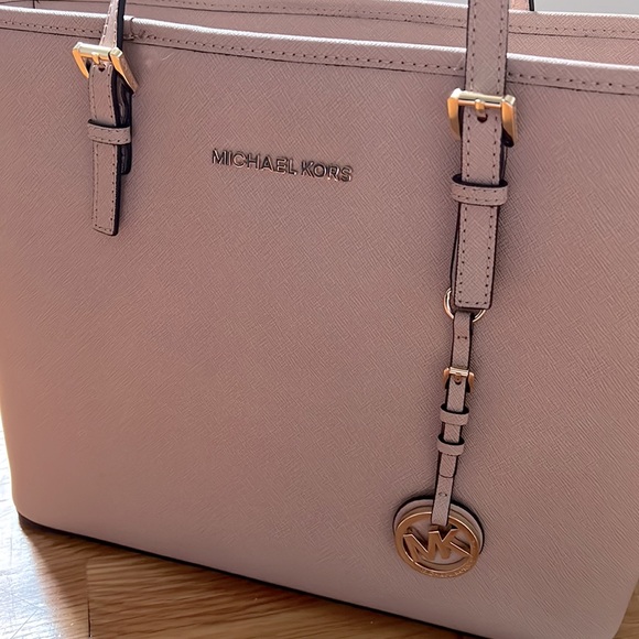 Michael Kors Jet Set Tote - Picture 3 of 6